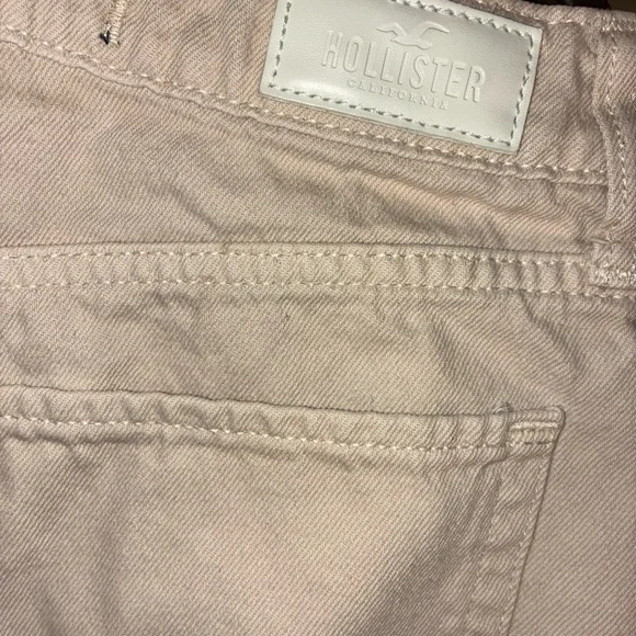 Hollister - Ultra High-Rise Mom Shorts - Picture 6 of 7